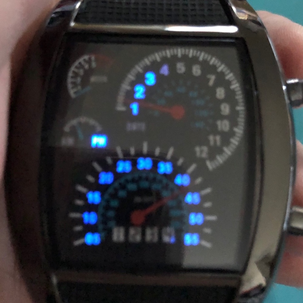 Men’s Watch - Picture 4 of 5